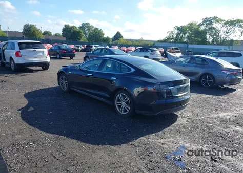 2013 Tesla Model S из США, поврежденный, VIN 5YJSA1CN8DFP24898